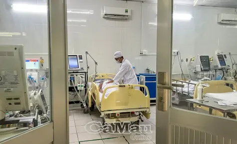 Sau cánh cửa phòng hồi sức