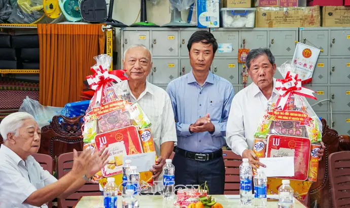 Chúc Tết Nguyên tiêu đồng bào người Hoa