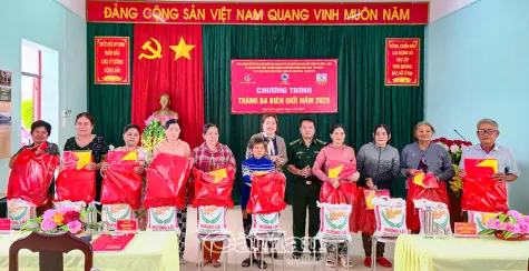"Tháng Ba biên giới" - hướng về biển, đảo quê hương