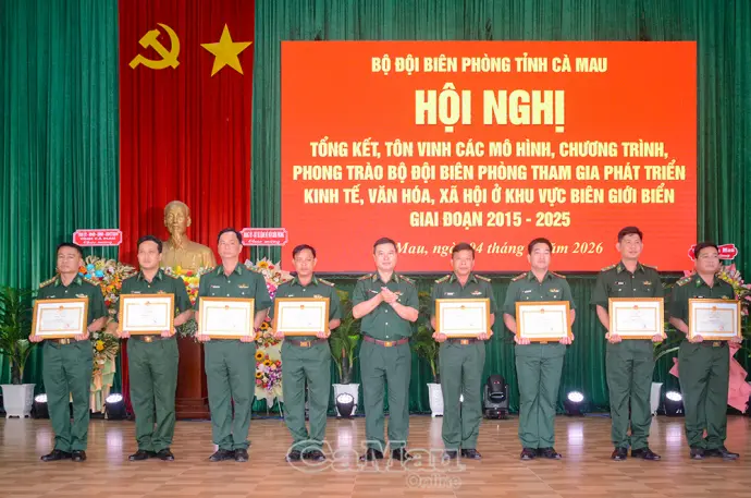 Phát triển kinh tế - xã hội gắn với đảm bảo quốc phòng, an ninh khu vực biên giới biển