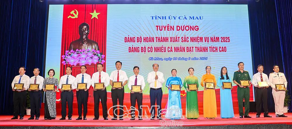 Tuyên dương 385 điển hình tiêu biểu trên các lĩnh vực năm 2025