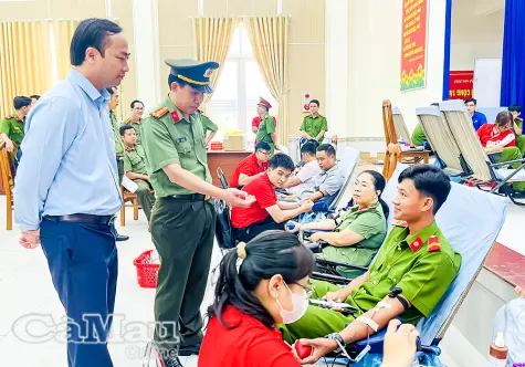 Cán bộ, chiến sĩ Công an hiến 339 đơn vị máu