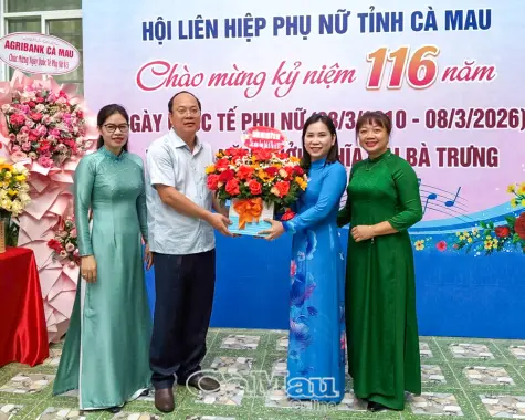 Bí thư Tỉnh uỷ Nguyễn Hồ Hải thăm, chúc mừng Hội Liên hiệp Phụ nữ tỉnh nhân 8/3