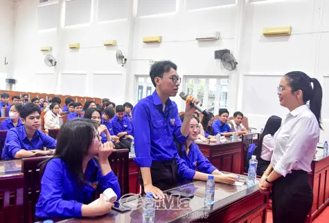 Giúp cử tri trẻ hiểu rõ về cuộc bầu cử