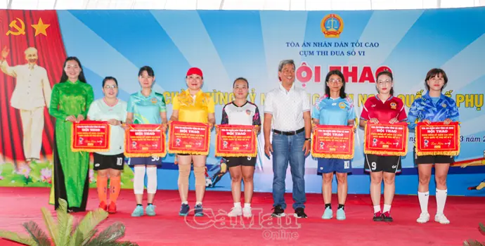 Tòa án nhân dân Cụm thi đua số VI thi đấu giao lưu bóng đá nữ mừng 8/3