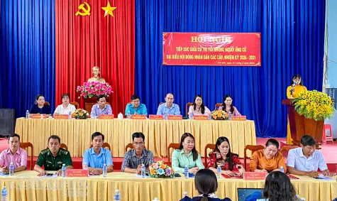 Ứng cử viên đại biểu HĐND tỉnh, xã gặp gỡ cử tri xã Đất Mới