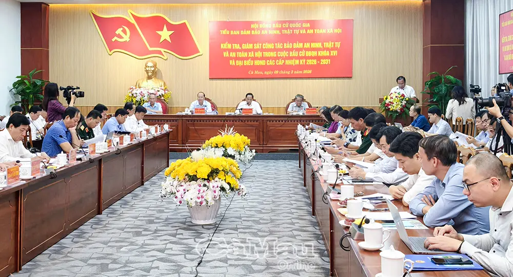 Phó Chủ tịch Quốc hội Trần Quang Phương làm việc với Uỷ ban Bầu cử tỉnh Cà Mau