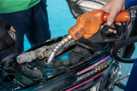 Đề xuất bình ổn khi giá xăng dầu tăng 20% trở lên trong một tháng