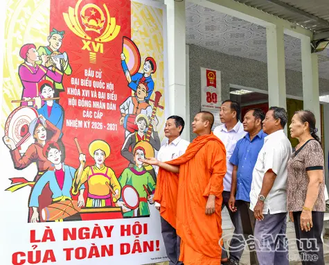 Đồng bào các dân tộc Cà Mau hướng về Ngày hội lớn