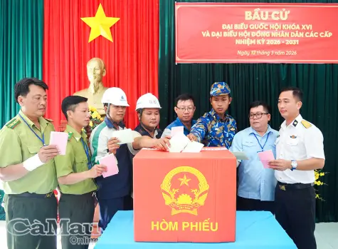 Cuộc bầu cử sớm ở đảo Hòn Khoai thành công tốt đẹp