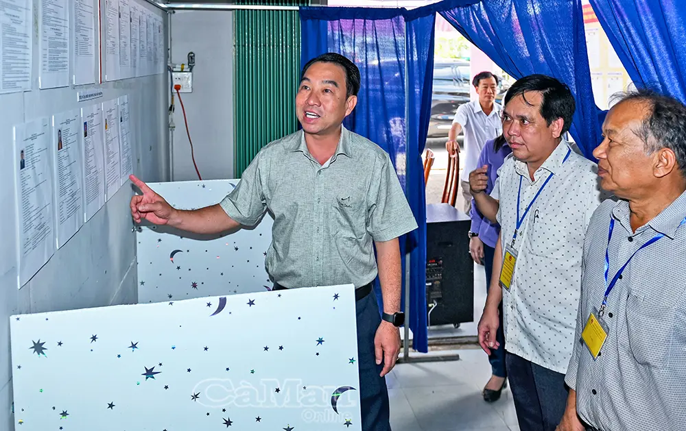 Chủ tịch UBND tỉnh kiểm tra các điểm bầu cử trước ngày 15/3