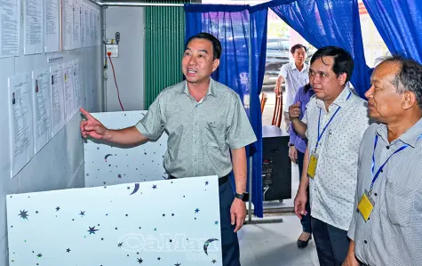 Chủ tịch UBND tỉnh kiểm tra các điểm bầu cử trước ngày 15/3