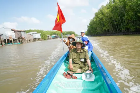 Lan toả thông tin bầu cử đến đồng bào dân tộc