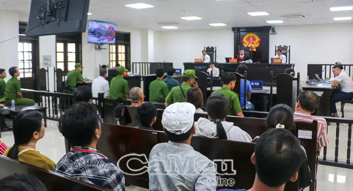 Xét xử 2 bị cáo liên quan vụ án mạng tại quán bar Kitty