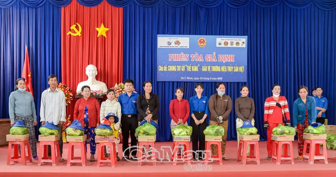 Hành trình sẻ chia của tuổi trẻ UBND tỉnh tại xã U Minh