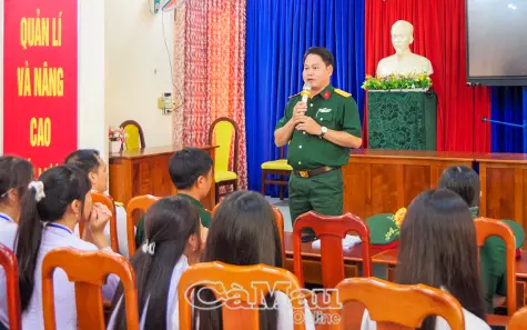 Học viện Hải quân tư vấn tuyển sinh cho học sinh THPT Cà Mau