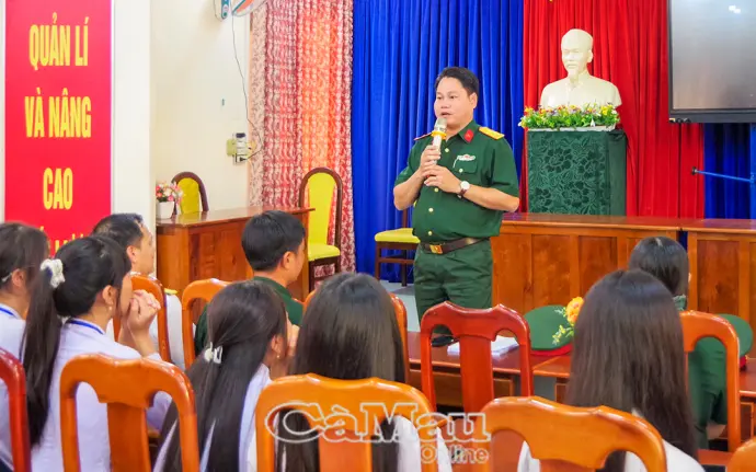 Học viện Hải quân tư vấn tuyển sinh cho học sinh THPT Cà Mau