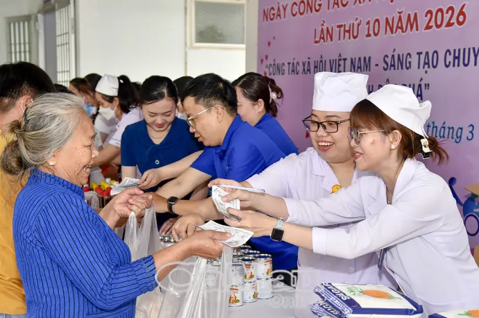 Nhiều hoạt động nhân văn hỗ trợ bệnh nhân khó khăn