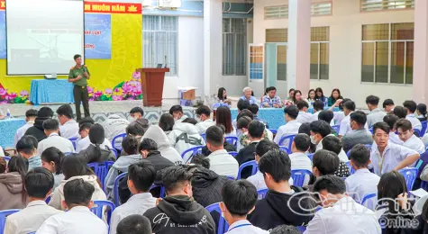 Gần 250 học viên Trung tâm GDTX được tuyên truyền về an ninh mạng