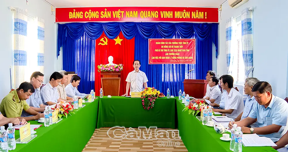 Bảo vệ rừng gắn với phát triển sinh kế bền vững cho người dân