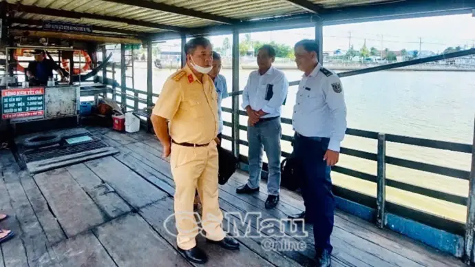 Kiểm tra, chấn chỉnh bến khách ngang sông trên tuyến Quốc lộ 1