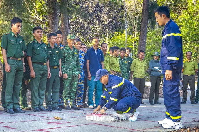 Rèn kỹ năng, sẵn sàng ứng phó cháy rừng trên đảo Hòn Khoai