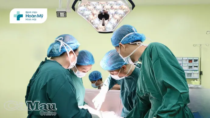 Phẫu thuật thành công khối u nang buồng trứng nặng 3,5 kg cho người bệnh 73 tuổi