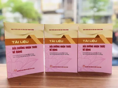 Hành trang lý luận mới cho người ưu tú vào Đảng