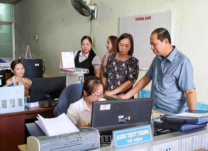 Kiểm tra liên ngành về đăng ký giao dịch bảo đảm lĩnh vực đất đai tại Năm Căn