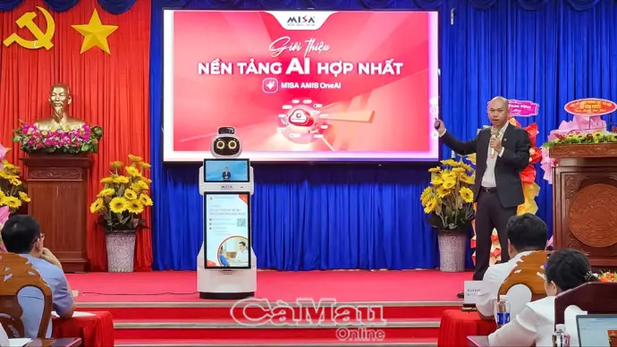 Xã Vĩnh Phước ra mắt hệ thống AI và robot phục vụ hành chính công