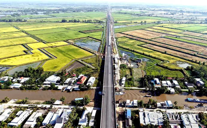 Chuyển biến tích cực từ thực hiện các nghị quyết của Bộ Chính trị về phát triển 6 vùng kinh tế