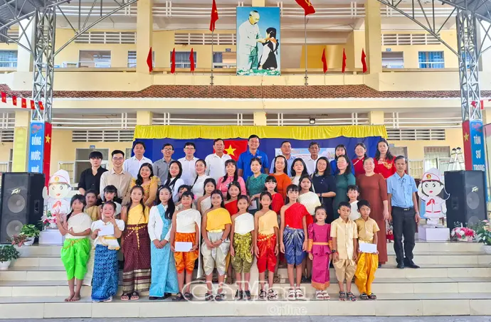 Chăm lo tết Chôl Chnăm Thmây cho học sinh dân tộc Khmer