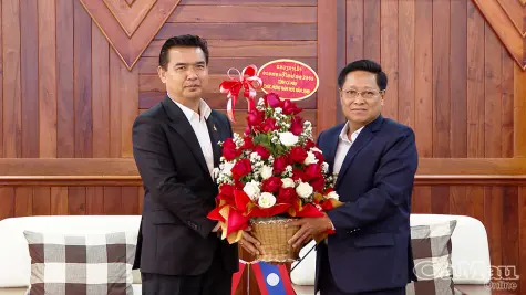 Thắt chặt tình hữu nghị Cà Mau - Khăm Muồn nhân dịp Tết cổ truyền Bunpimay