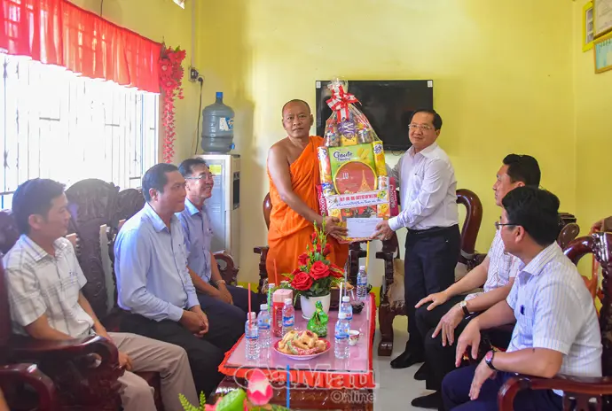 Lãnh đạo tỉnh chúc mừng Tết Chôl Chnăm Thmây đồng bào Khmer