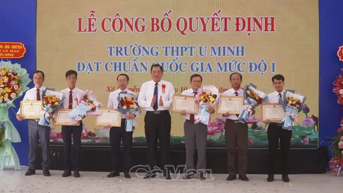 Trường THPT U Minh đạt chuẩn quốc gia mức độ 1