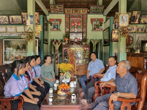 Hiên ngang Giồng Bốm