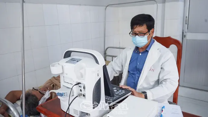 Hỗ trợ y tế và quà tặng cho hơn 400 người dân khó khăn xã Tân Lộc