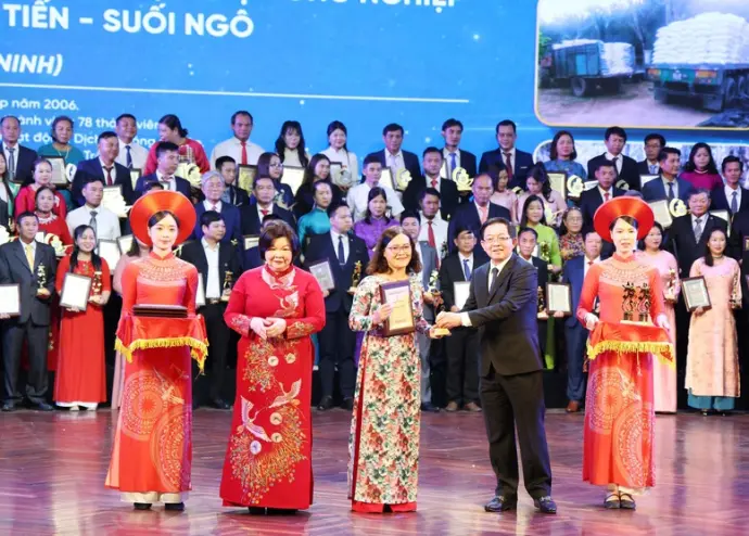 Phó Thủ tướng Hồ Quốc Dũng dự trao Giải Ngôi sao Hợp tác xã và Giải Mai An Tiêm năm 2026