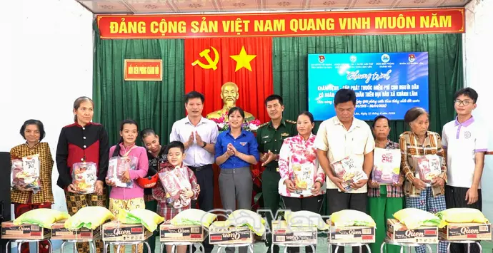 Ấm nghĩa tình tại xã vùng xa Khánh Lâm