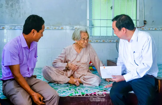 Trọn nghĩa tri ân với người có công