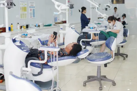 Nền tảng đánh giá nha khoa: Cầu nối giữa khách hàng và phòng khám chất lượng