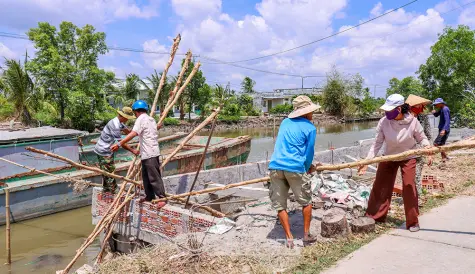 Xoay vòng vốn nhỏ, tạo “bờ kè lớn”