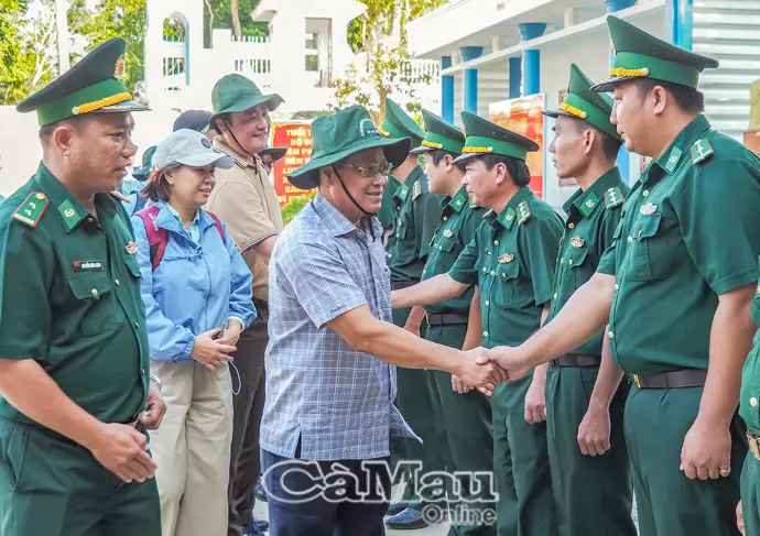 Tăng tốc các dự án trên đảo tiền tiêu Hòn Khoai