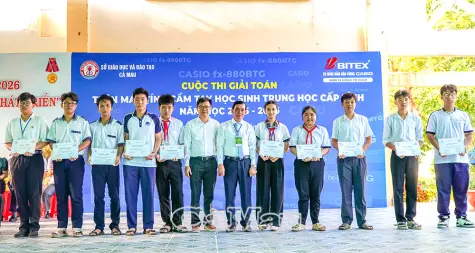 324 thí sinh tham gia sân chơi Toán học trên máy tính cầm tay
