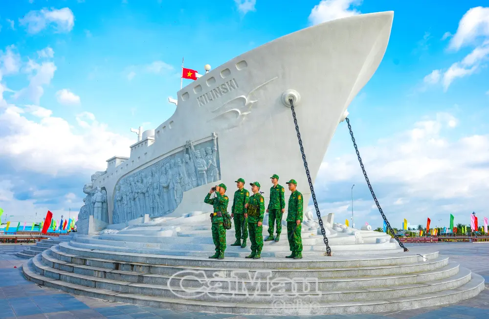 Tinh gọn để vững mạnh nơi tuyến đầu Tổ quốc