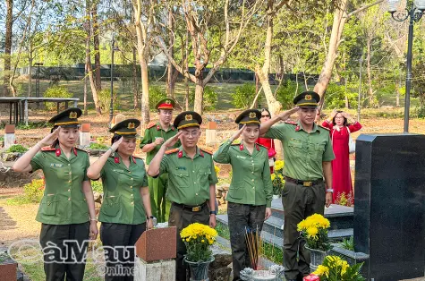 Công an tỉnh Cà Mau tri ân, giáo dục truyền thống tại Côn Đảo