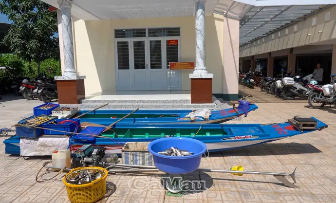 Bắt 2 trường hợp dùng kích điện khai thác thuỷ sản trái phép 