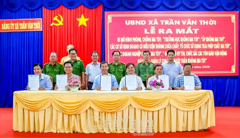 Xã Trần Văn Thời ra mắt 5 mô hình phòng, chống ma tuý