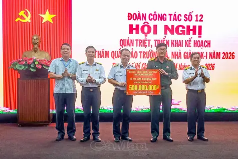 Đoàn công tác số 12 thăm Trường Sa, nhà giàn DK1