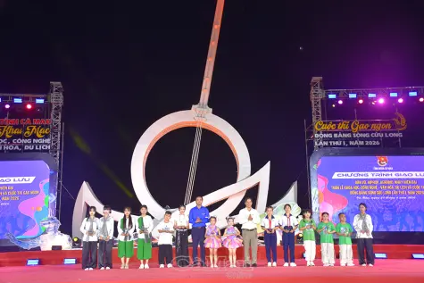 Sôi động chương trình nghệ thuật mang sắc màu tuổi trẻ